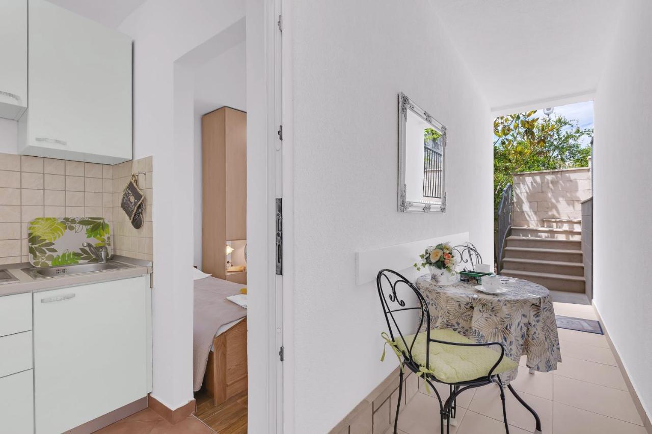 Apartments Lucija Baška Voda المظهر الخارجي الصورة