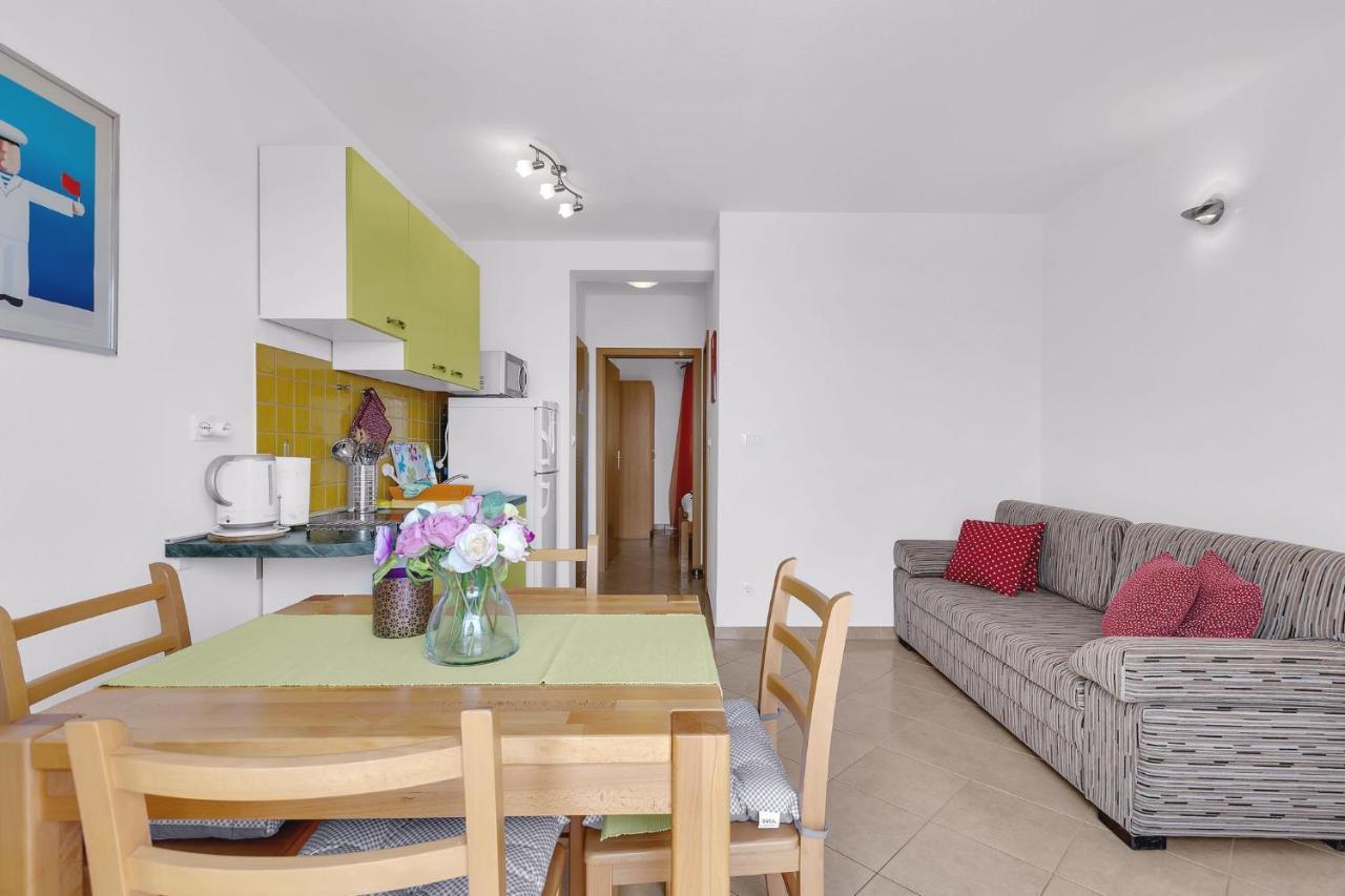 Apartments Lucija Baška Voda المظهر الخارجي الصورة